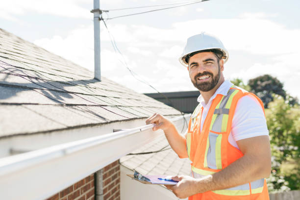 Best Roof Gutter Cleaning  in Omak, WA